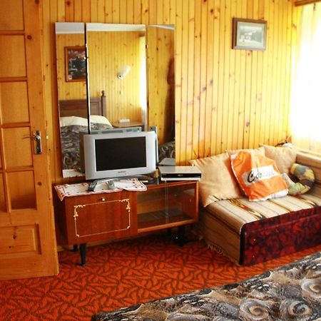 У Андрія Hotel Yaremche Exterior foto