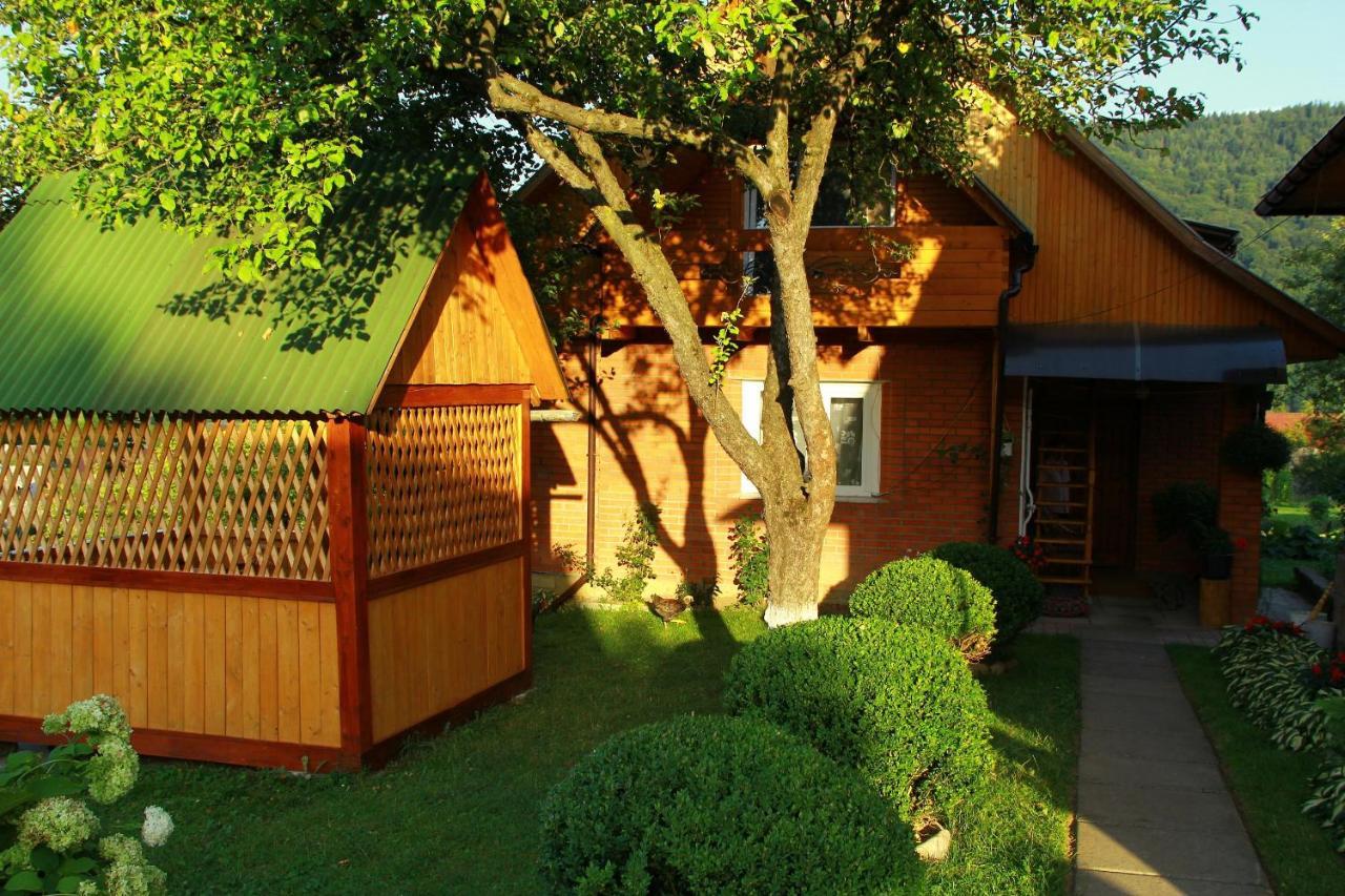 У Андрія Hotel Yaremche Exterior foto